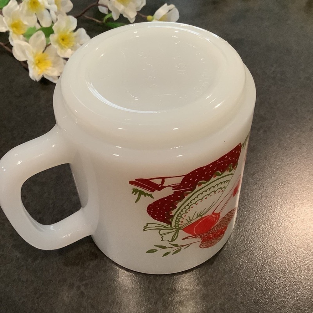Vintage Glasbake Milk Glass Apples & Prairie Dress Giving Proverb Coffee Mug 80s - Picture 8 of 11